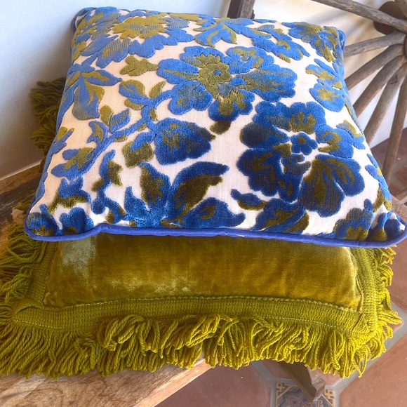 Vtg 1960’s-70’s VELVETEEN PILLOWS MCM Cottage Core Set of 2 Solid & Floral NICE! - Picture 10 of 12